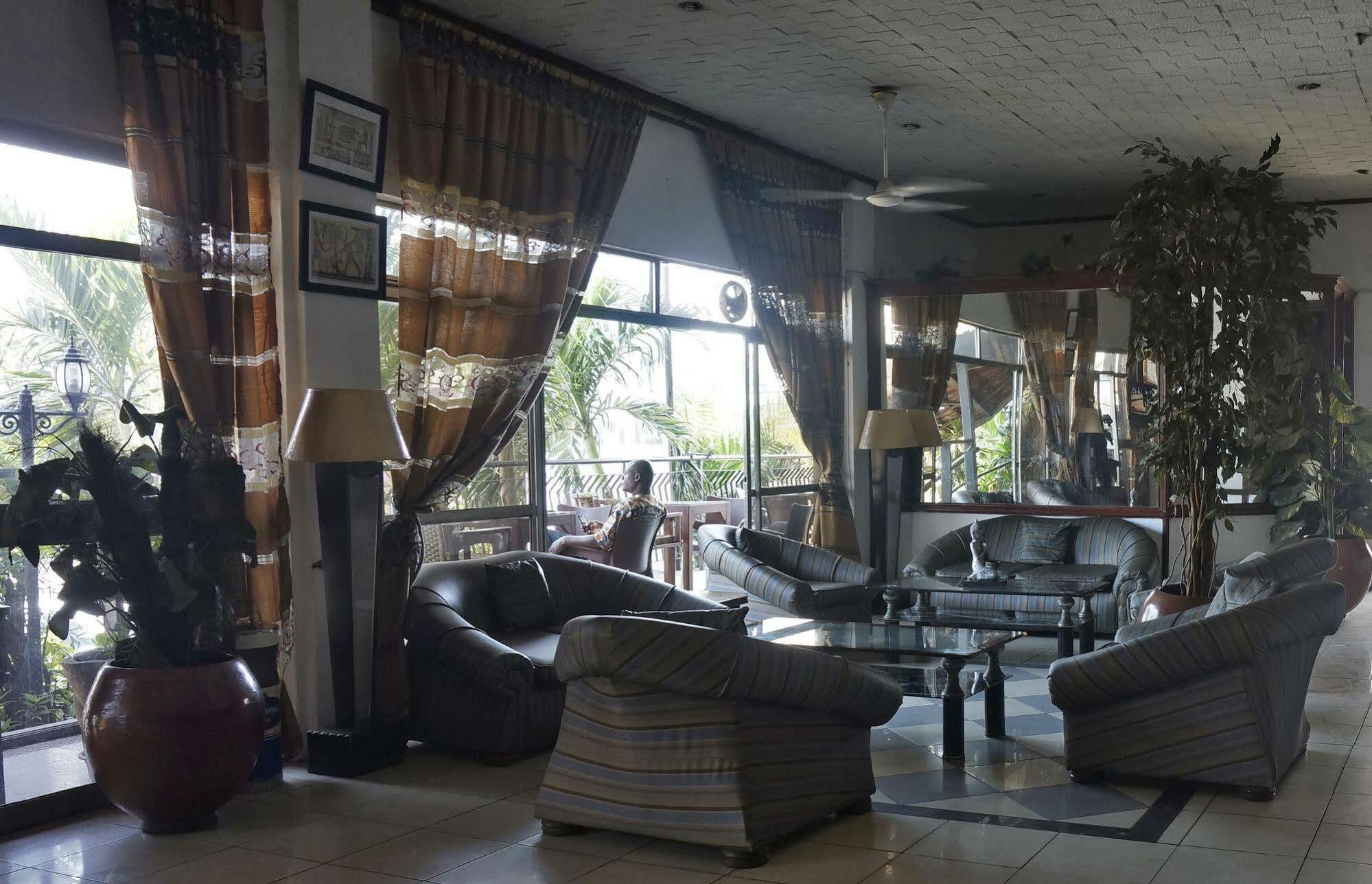 Niagara Hotel Accra Exterior foto